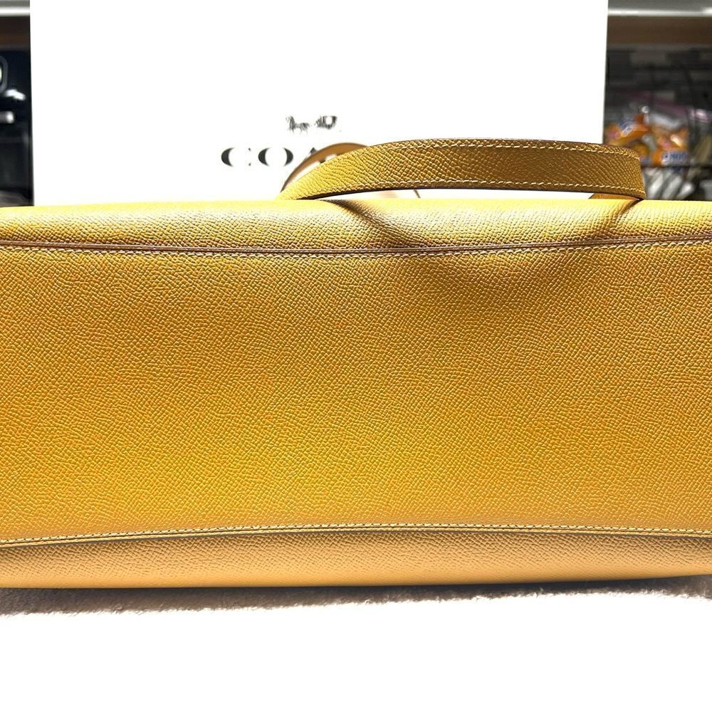 🔥🎁NWT! Coach Gallery Tote Handbag Crossgrain Leather Yellow Msrp:$328.00e - Picture 6 of 10